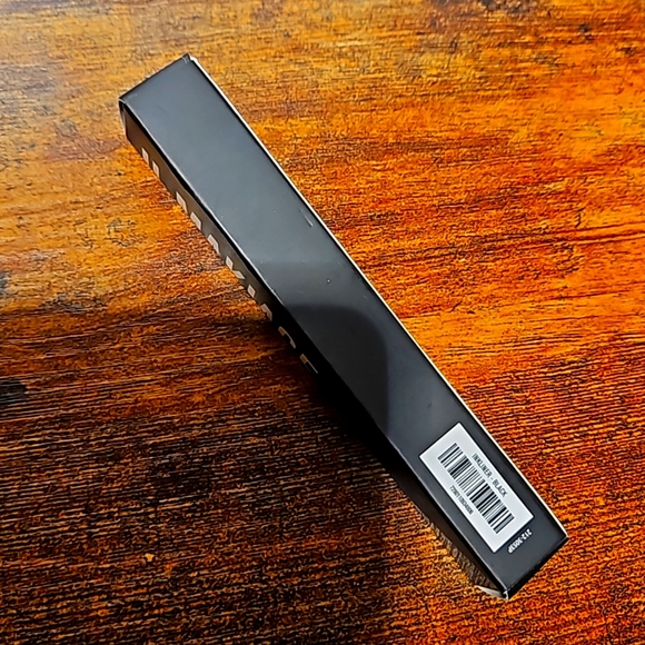 IL MAKIAGE Waterproof Silky Matte Inkliner Black Eyeliner 0.04 oz NEW - Picture 1 of 5